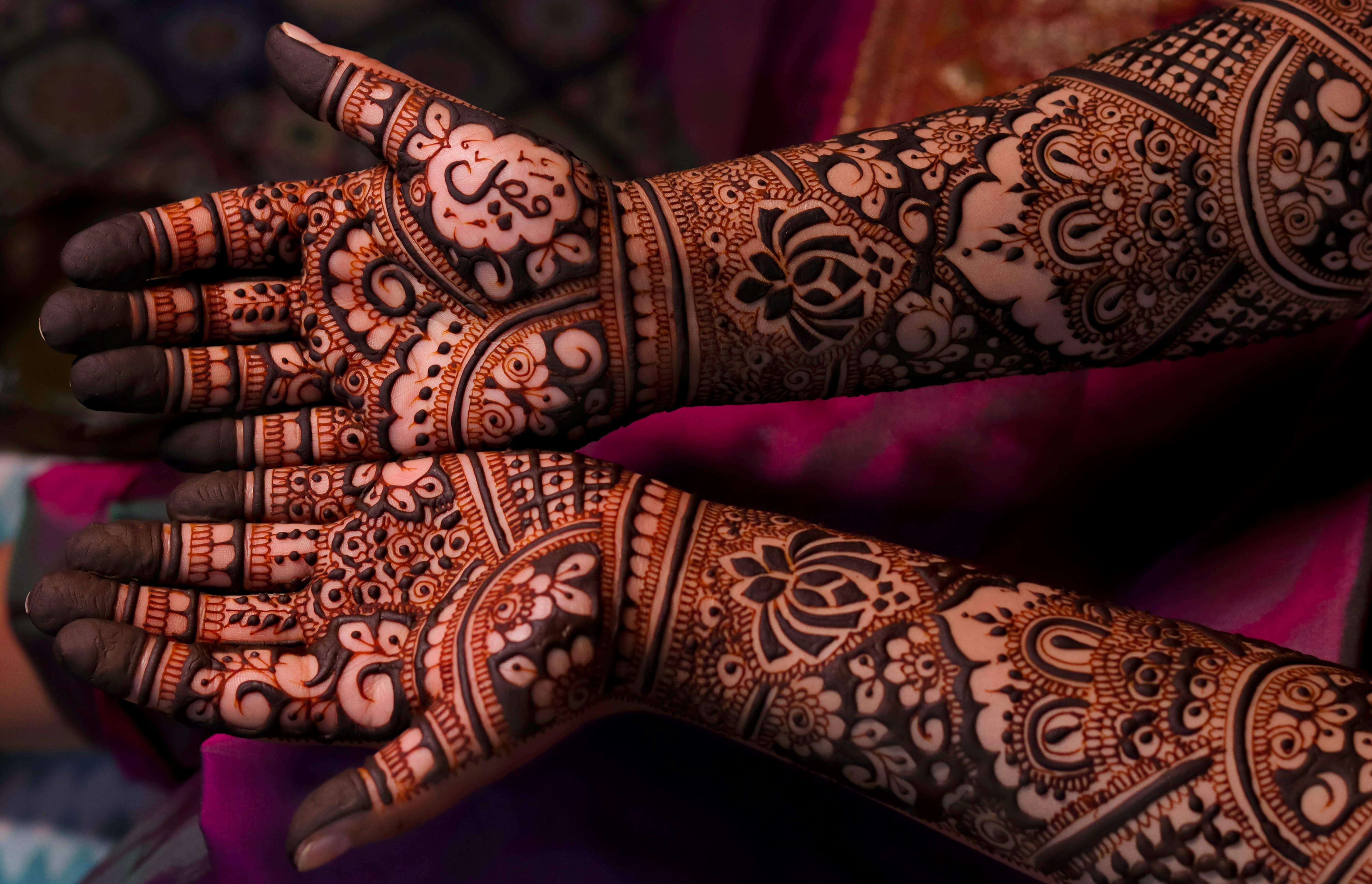 Mehndi Artist